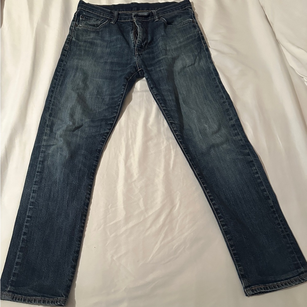 Women’s Levi’s jeans.  Excellent condition.